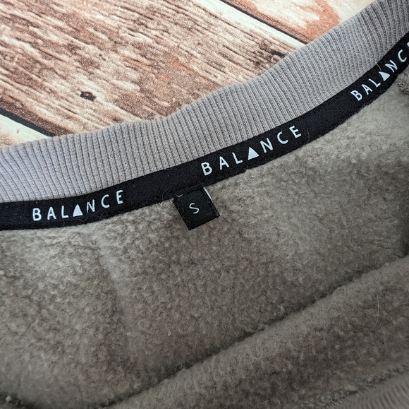 Balance Athletica pants and sweatshirt set - Picture 5 of 5